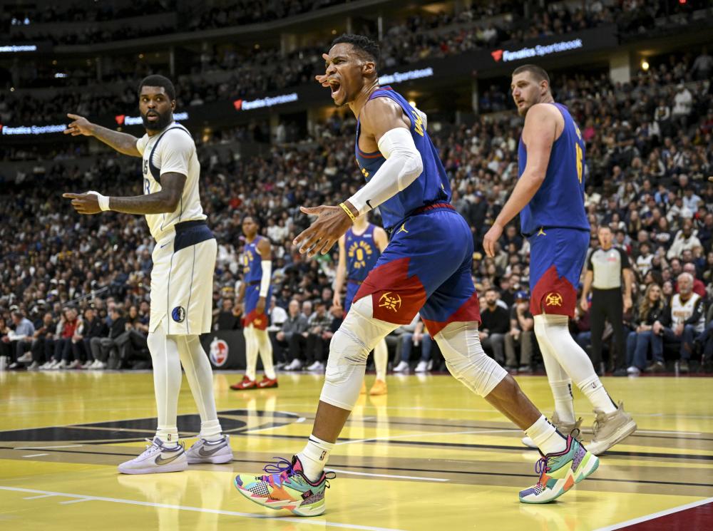 管理层目前 管理层目前